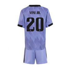 Real Madrid Vinicius Junior #20 Bortedraktsett Barn 2022-23 Kortermet (+ korte bukser)